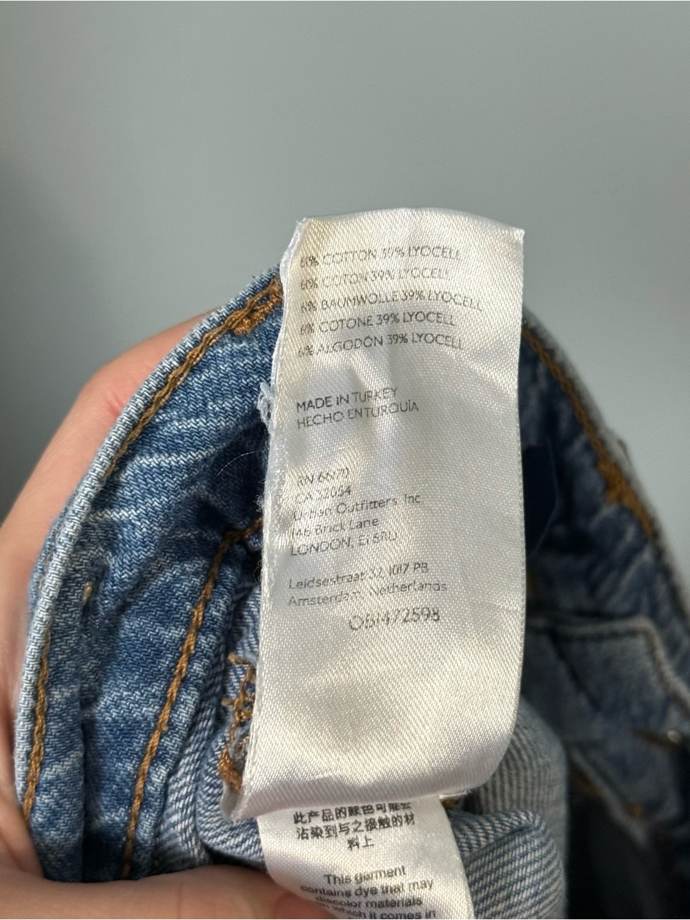 Pilcro The Jane High-Rise Wide-Leg Jeans
6/28 - Picture 11 of 11